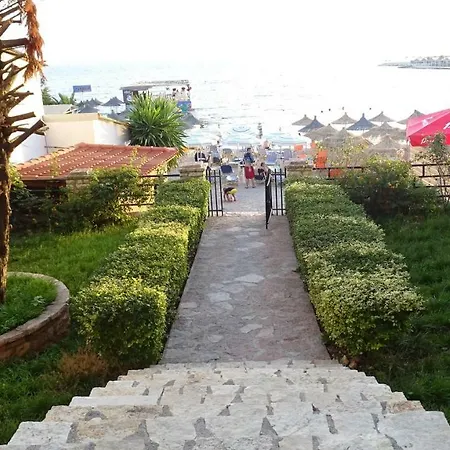 Seaside Garden *