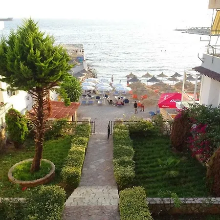 מלון דירות Seaside Garden סרנדה