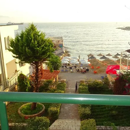 Seaside Garden מלון דירות